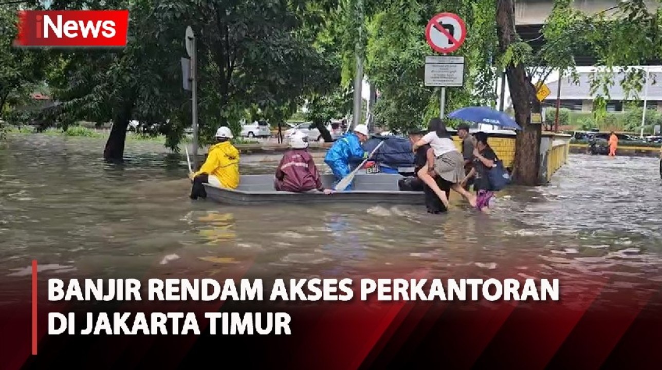 Banjir Rendam Akses Perkantoran di Pulomas Jaktim