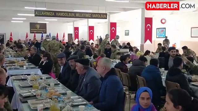 Erciş'te şehit aileleri ve gaziler onuruna yemek verildi