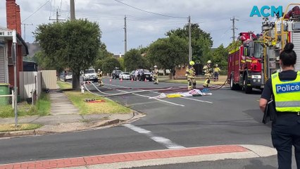 Shed fire on Hume Street, Wodonga, threatens home