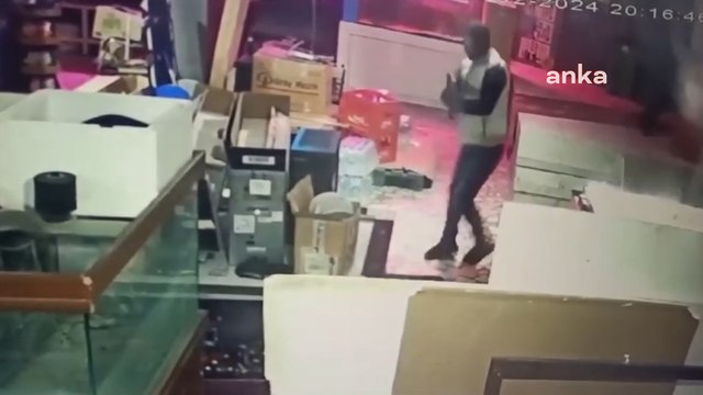 Polis katili çetenin silahları terk edilmiş araçta bulundu