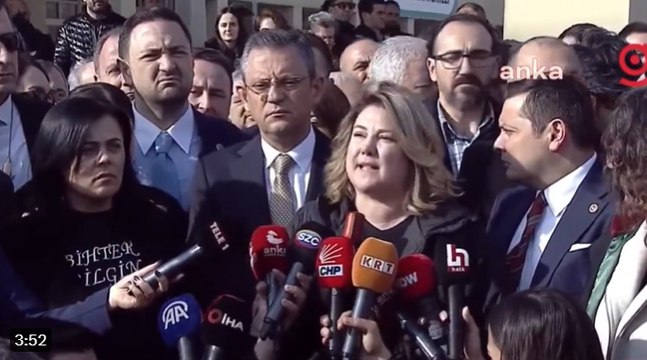 Çorlu Tren Katliamı davasında yine karar çıkmadı, oğlunu kaybeden Mısra Öz isyan etti: Yargı iktidarın altında ezilip geçiliyor. Bu ülkede adalet yok. İktidardaki adamın emri bekleniyor