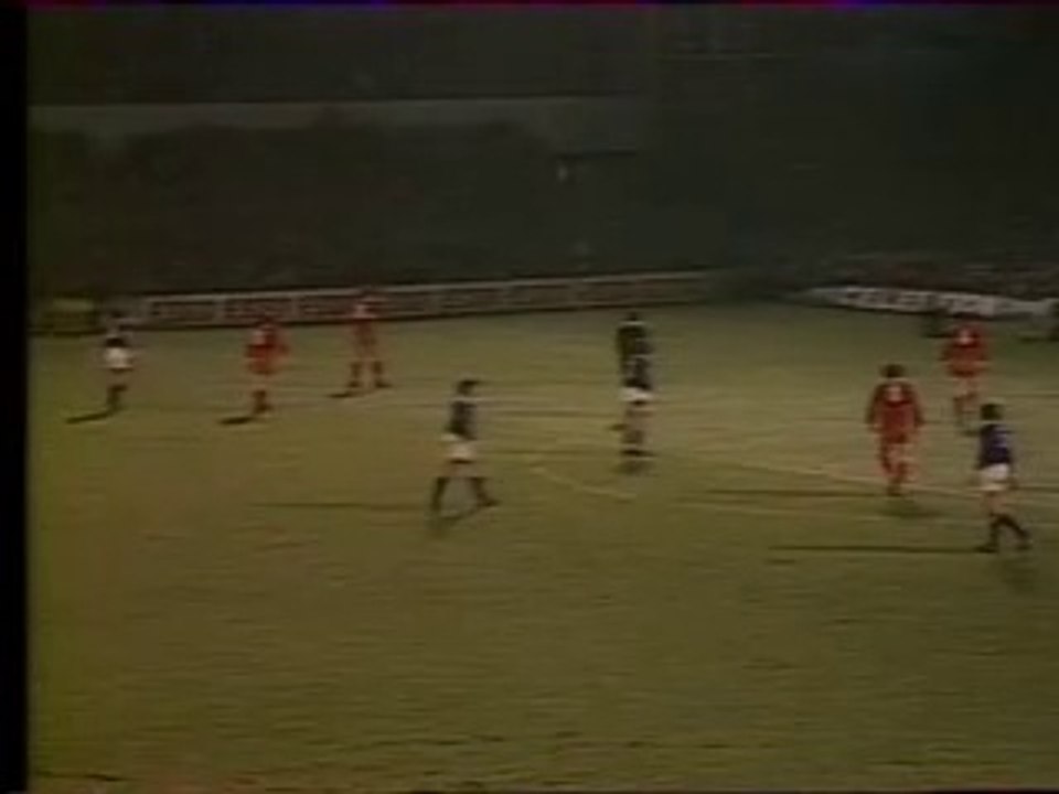 IPSWICH  -  LIVERPOOL  - 1976  -  SAISON  1976/1977 -