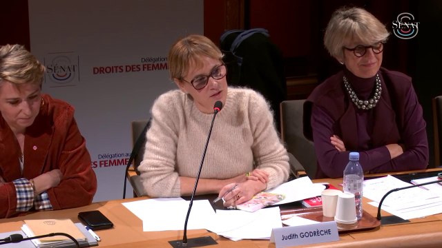 Il n'y a eu aucune réaction : Judith Godrèche lit une lettre envoyée à Emmanuel Macron demandant la mise en retrait du président du CNC