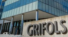 Grifols reduce un 71,5% su beneficio en 2023, hasta casi 60 millones