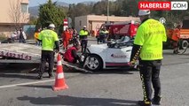 İzmir'de Otomobil İki Tır Arasında Kalarak Sürücüsü Hayatını Kaybetti