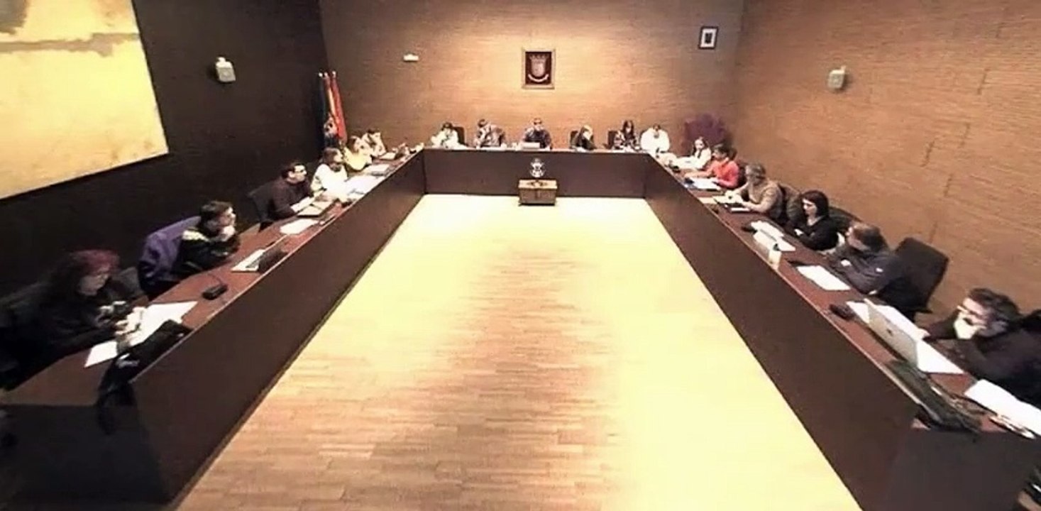 Bildu sigue con un pleno en Navarra mientras se guarda silencio por los guardias civiles asesinados