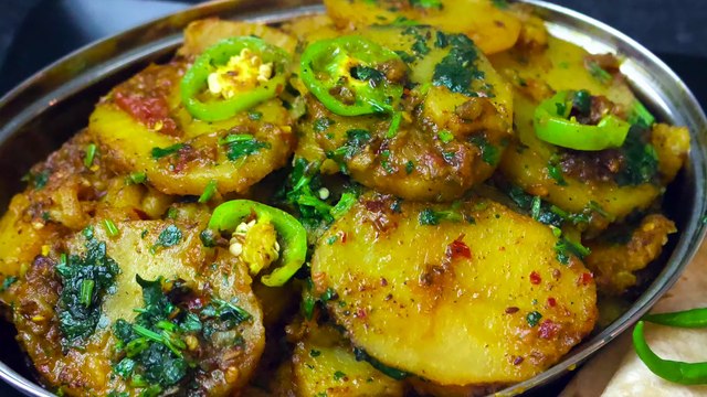 Ramadan Mein Iftar Ki Chand Minute Mein Ban Jane wali Recipe: Chatpate Aloo by Cook With Faiza!