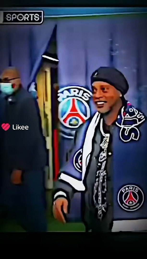 ⁣Messi & ronaldinho