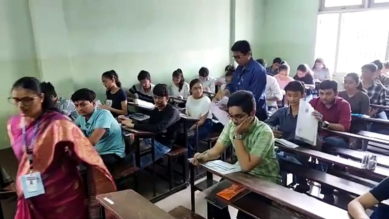 SURAT VIDEO :  दक्षिण गुजरात के 3,06,246 परीक्ष...