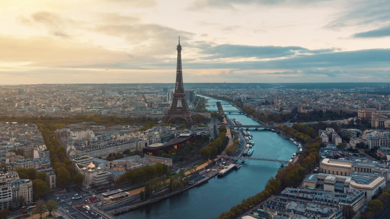 Immobilier : les prix dégringolent à Paris, voici les arrondissements où ils chutent le plus