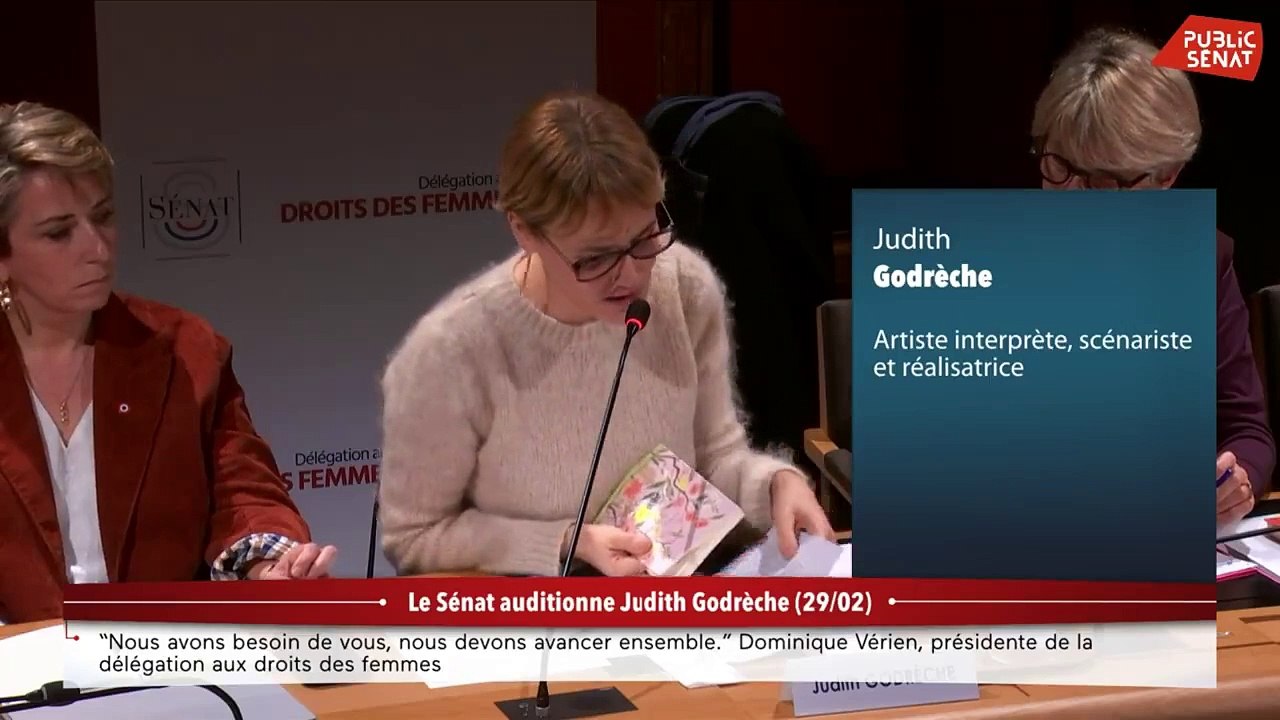 Judith Godrèche affirme avoir été "punie" après son discours aux César : "Au dîner, je me suis retrouvé, tout au fond du fond du fond du Fouquet's. Il n'y avait même plus ni d'espace derrière moi."