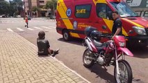 Motociclista cai e fica ferido na Rua Pedro Ivo