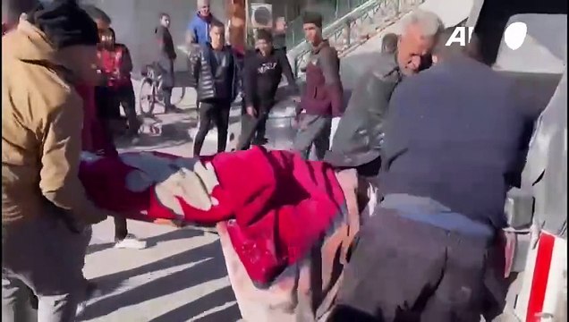 Más de 100 palestinos mueren en Gaza durante reparto de ayuda humanitaria, según Hamás