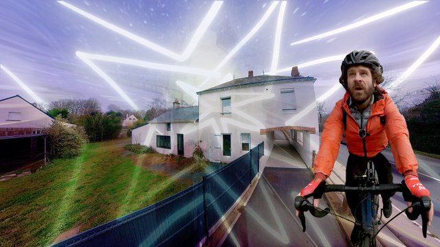 Maison traversée par une piste cyclable, cycloduc : bienvenue au paradis français du vélo