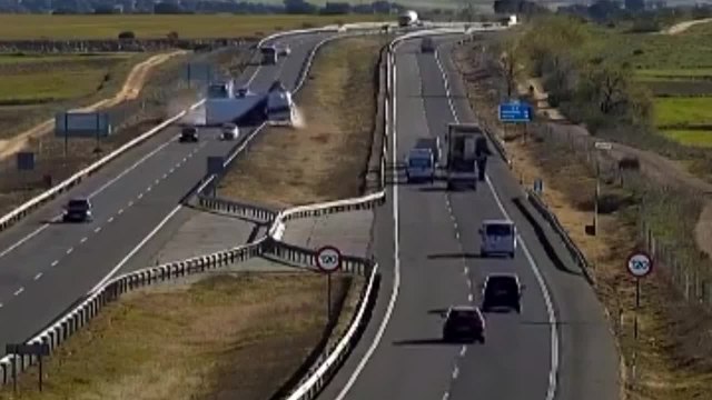 Espeluznante accidente de un camión en Toledo que ha dejado tres kilómetros de atasco en la A-5