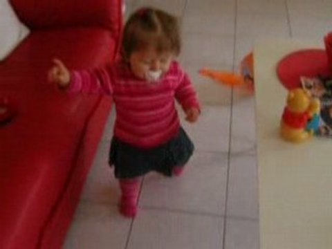 Loane marche toute seule