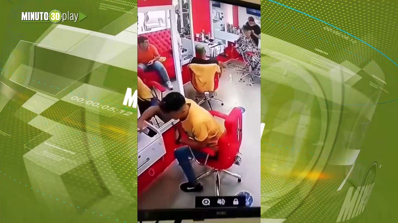 Un liso intentó robar con un plátano en una bar...