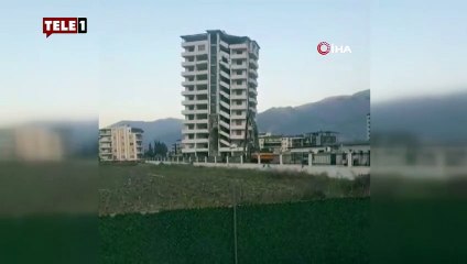 Hasarlı binayı yıkmak için halatla çekmek yetti