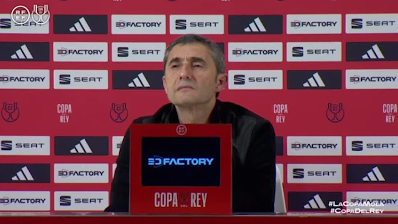 La falta de euforia de Valverde: "Mira que intento venir aquí dando saltos mortales"