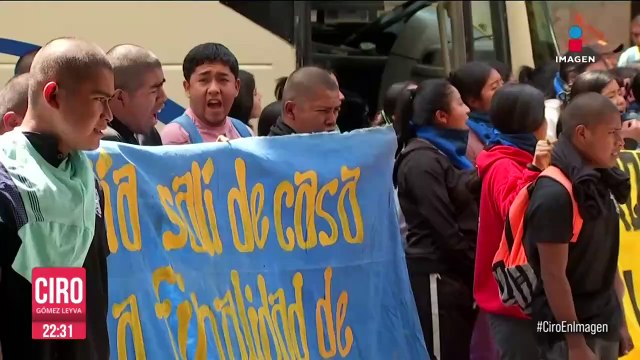 Normalistas atacan con petardos las oficinas de Relaciones Exteriores