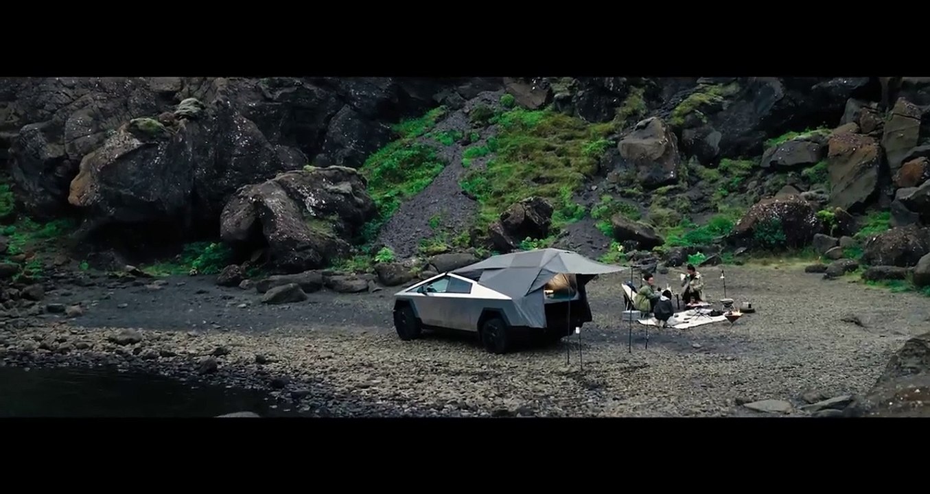 VÍDEO: Acampa con tu Tesla Cybertruck donde quieras con este equipamiento