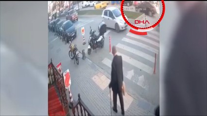 Kapıyı açtı, motosikletli ölümden döndü