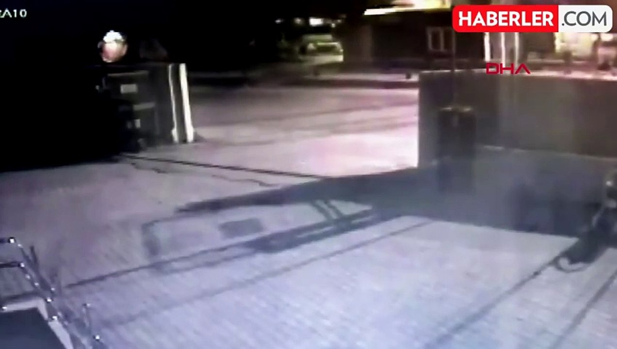 Adana'da Polis Merkezine Pompalı Tüfekle Saldırı: Saldırgan Tutuklandı
