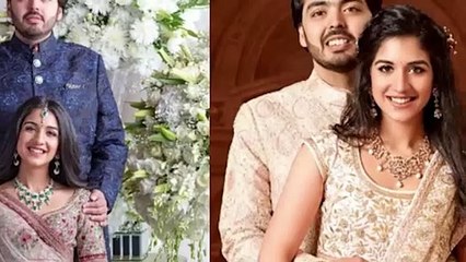 Rani Mukerji looks Classy and Chic in formals for her latest airport getaway