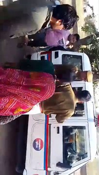 चार बच्चों के पिता ने फावड़े से काटी पत्नी की गर्दन...तड़प-तड़प कर दम तोड़ा