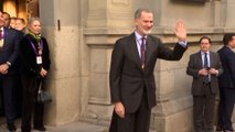 El Rey, ovacionado al acudir al tradicional 'besapié' del Cristo de Medinaceli