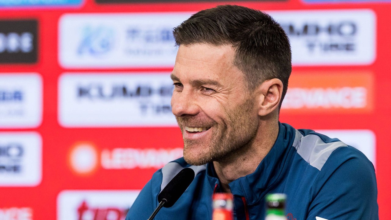 'Oh, hoher Druck' - Xabi Alonso muss bei Titelfrage lachen