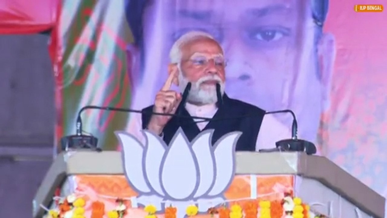 TMC-র জন্য পশ্চিমবঙ্গের উন্নয়ন আটকে রয়েছে: Narendra Modi | Oneindia Bengali