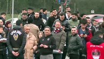 Beşiktaşlı taraftarlardan derbi öncesi Ümraniye’ye çıkarma
