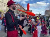Plus de 400 personnes pour le carnaval à Saint-Just-Saint-Rambert - Reportage TL7 - TL7, Télévision loire 7