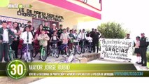 Qué bonito Policías  le regalaron ciclas a niños en Antioquia para que vayan al colegio