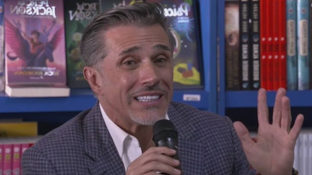 Sergio Mayer no teme a las demandas por su libro y aclara qué tanto cuenta de Bárbara Mori