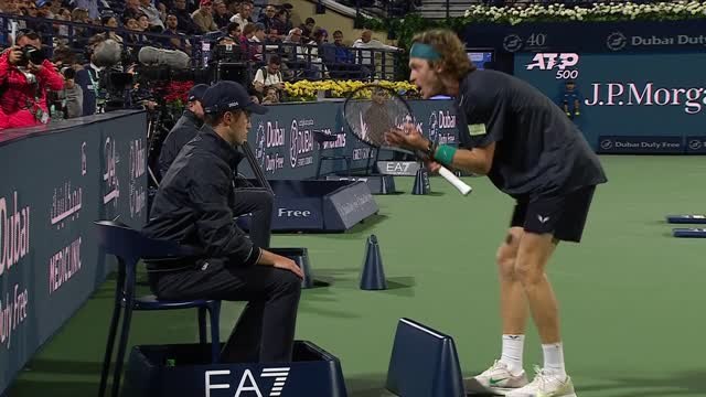 Dubaï - Rublev craque complètement et se fait disqualifier contre Bublik !