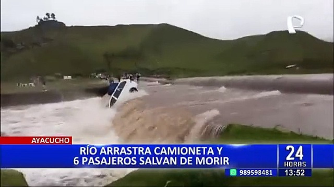 Ayacucho: caudal de rio arrastra camioneta, pero ocupantes se salvan de milagro