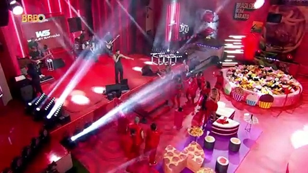 Wesley Safadão agita 'Festa do BBB 24' e coloca brothers para dançarem até o chão