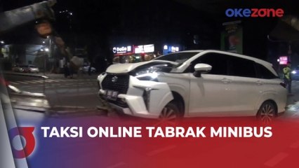 Taksi Online Tabrak Minibus di Kebayoran Baru, Jakarta Selatan