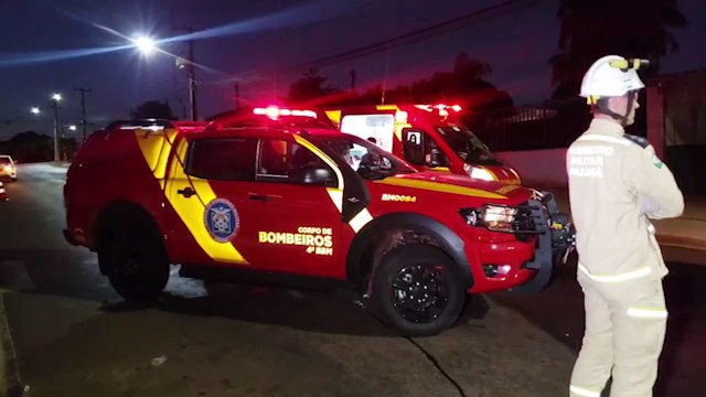 Forte colisão entre carros deixa três pessoas feridas no Brasmadeira