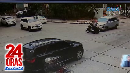 Tải video: Rider ng motorsiklo at angkas na babae, tumilapon nang bumangga sa isang SUV sa Quezon City | 24 Oras Weekend