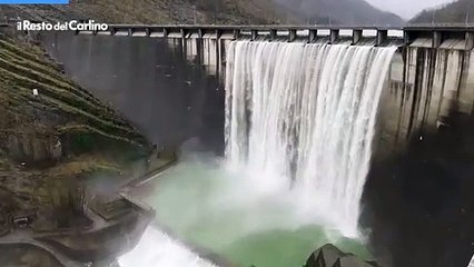 Diga di Ridracoli, la prima tracimazione del 2024: il video
