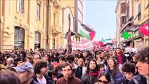 Pisa, il corteo degli studenti: slogan e musica. Tante bandiere della Palestina
