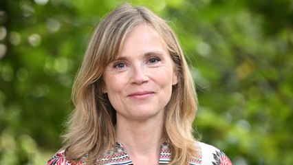 GALA VIDEO - Isabelle Carré en hôpital psychiatrique à 14 ans : cette célèbre actrice qui l’a “sauvée”