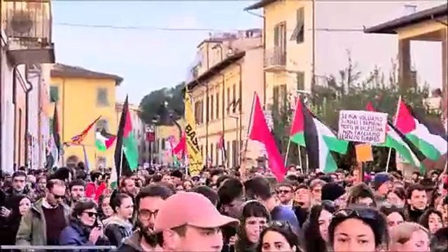 Pisa, dentro il corteo degli studenti di sabato 2 marzo: il coro Palestina libera