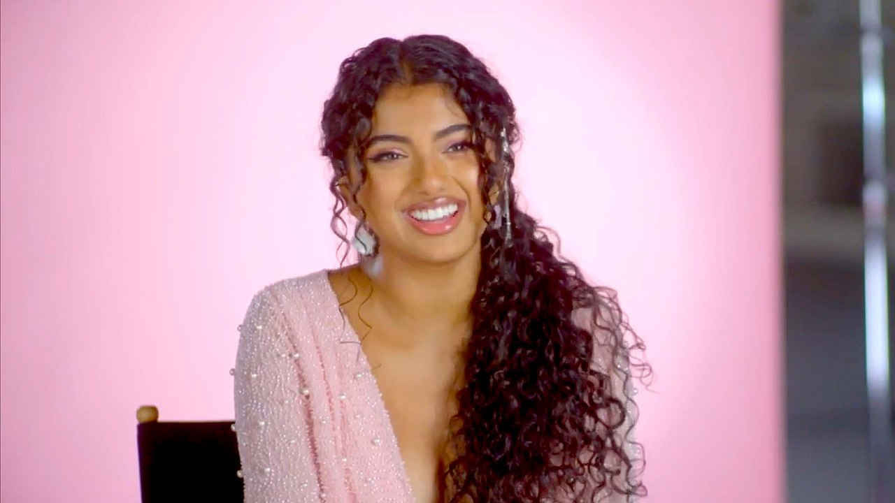 Behind the Scenes of Mean Girls with The Cast