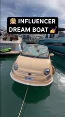 Une Fiat 500 en train de naviguer en Italie, incroyable !