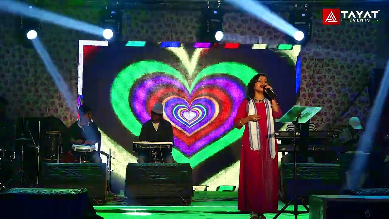 Ki Kore Toke Bolbo _ কি করে তোকে বলবো _ Live Singing - Aratrika Bhattacharya