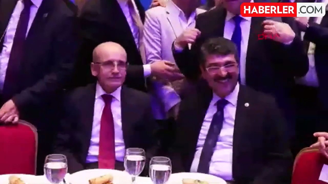 Murat Kurum, CHP Genel Başkanı Özgür Özel'in bedelli askerlik sözlerine tepki gösterdi